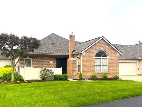 18 Woodberry Dr, Mount Vernon, OH 43050