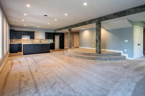 Living - 9812 Beech Dr, Cincinnati, OH 45231 photo 10 of 10