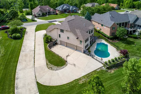 View/Area - 9812 Beech Dr, Cincinnati, OH 45231 photo 3 of 6