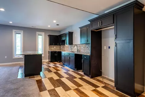 Kitchen - 9812 Beech Dr, Cincinnati, OH 45231 photo 5 of 5