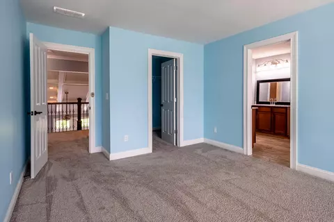 Bedroom - 9812 Beech Dr, Cincinnati, OH 45231 photo 8 of 11