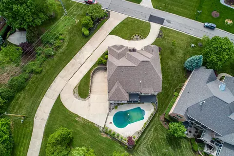 View/Area - 9812 Beech Dr, Cincinnati, OH 45231 photo 1 of 6