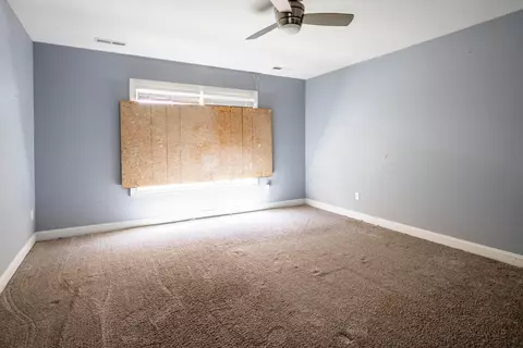 Bedroom - 9812 Beech Dr, Cincinnati, OH 45231 photo 5 of 11