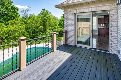 Exterior - 9812 Beech Dr, Cincinnati, OH 45231 photo 5 of 9