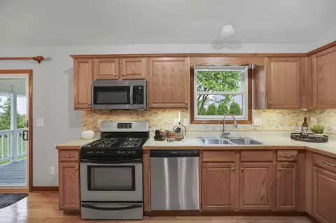 Kitchen - 9135 Strawser St, Orient, OH 43146 photo 3 of 3