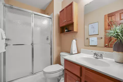 Bath - 9135 Strawser St, Orient, OH 43146 photo 3 of 5