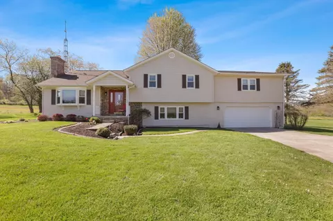 3147 Valley View Rd NE, Lancaster, OH 43130