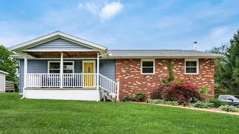 3229 Wayne Ridge Rd, Zanesville, OH 43701
