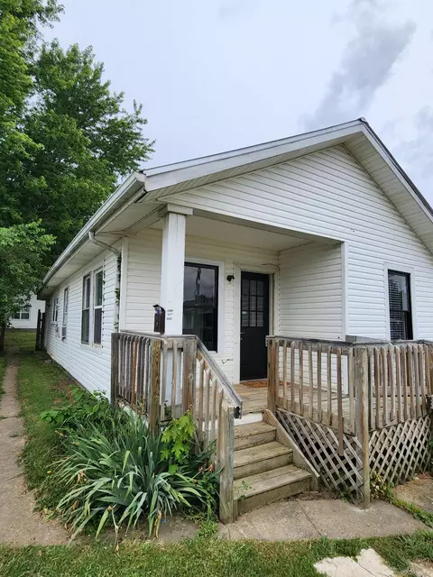 373 Walnut St, Circleville, OH 43113