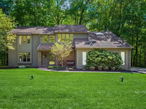 6621 Meadow Ln, Galena, OH 43021