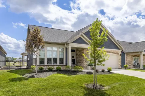 1621 E Waterside Dr, Circleville, OH 43113