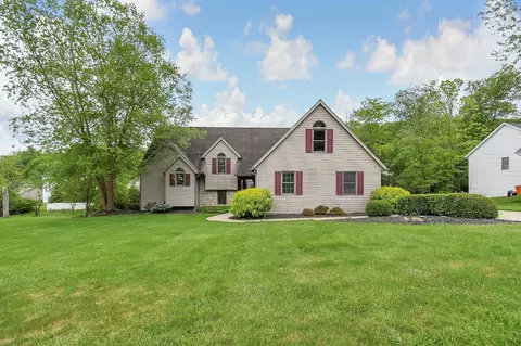 1427 Misty Glen Dr, Newark, OH 43055
