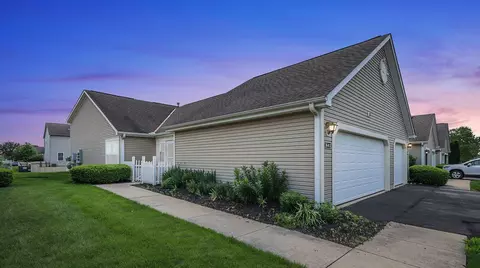 641 Kildow Ct, Ashville, OH 43103