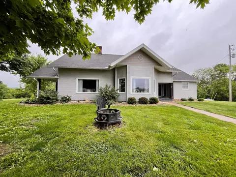 126 Crawford Ln, Frankfort, OH 45628