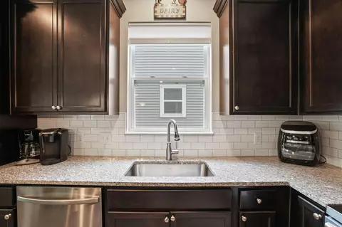 Kitchen - 229 Jay Ct, Delaware, OH 43015 photo 5 of 6