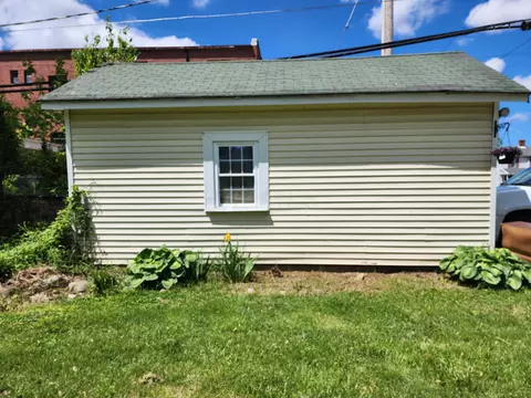 333 N Cherry St, Kenton, OH 43326 photo 4