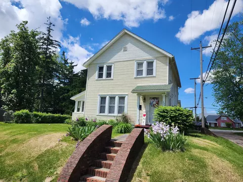 333 N Cherry St, Kenton, OH 43326 photo 2