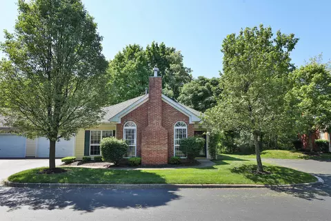 93 Glade Springs Dr, Blacklick, OH 43004