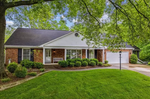 936 Clayton Dr, Worthington, OH 43085