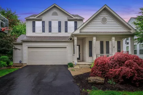 171 Cheshire Crossing Dr, Delaware, OH 43015