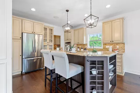 Kitchen - 8127 Conine Dr, Dublin, OH 43016 photo 2 of 8