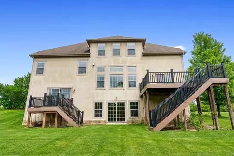 Exterior - 8127 Conine Dr, Dublin, OH 43016 photo 14 of 17