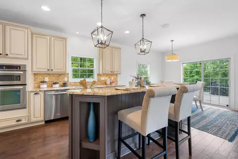 Kitchen - 8127 Conine Dr, Dublin, OH 43016 photo 1 of 8
