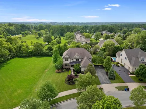 View/Area - 8127 Conine Dr, Dublin, OH 43016 photo 1 of 12