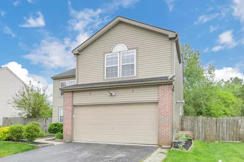 223 Monarch Dr, Pataskala, OH 43062