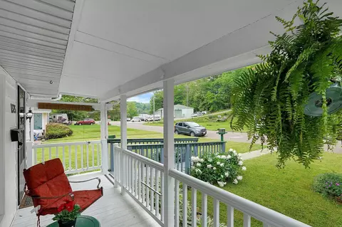 1375 4th St, Logan, OH 43138 photo 6