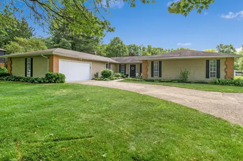 236 Lakeland Dr SW, Etna, OH 43068