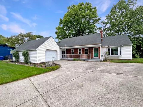 1775 Brinwood Ct, Columbus, OH 43232