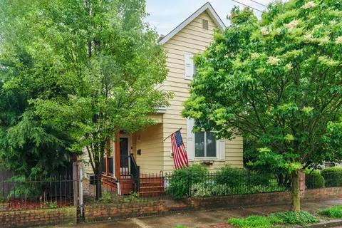 439 E Kossuth St, Columbus, OH 43206
