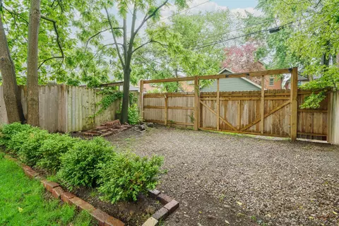 439 E Kossuth St, Columbus, OH 43206 photo 31