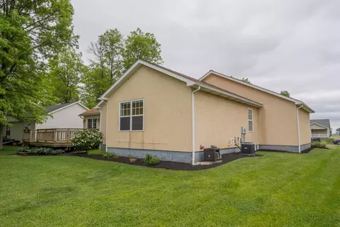 Exterior - 435 Crystal Dr, Marion, OH 43302 photo 3 of 4