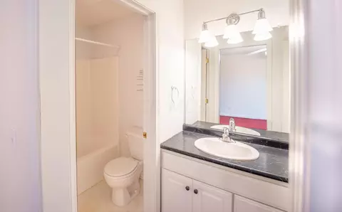Bath - 435 Crystal Dr, Marion, OH 43302 photo 1 of 3