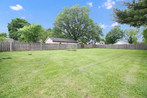 Exterior - 476 Dearborn Ave, Circleville, OH 43113 photo 4 of 6