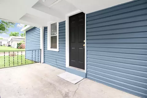 Exterior - 476 Dearborn Ave, Circleville, OH 43113 photo 2 of 6