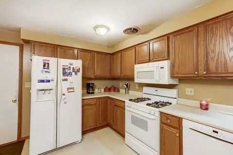3979 Delmar Cir, Springfield, OH 45503 photo 7