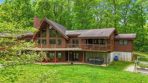 9150 Harner Rd, Athens, OH 45701