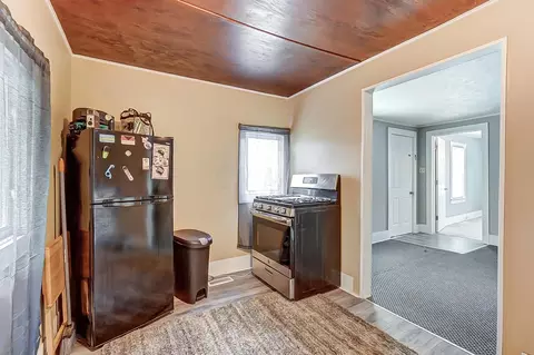 Entry Way - 2501 Roberts Ave, Springfield, OH 45503 photo 2 of 2