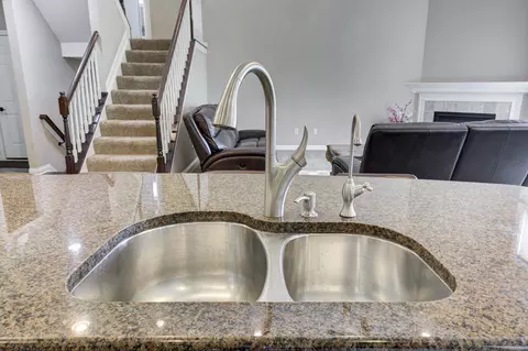 Kitchen - 266 Kitdare Dr, Delaware, OH 43015 photo 6 of 6