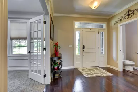Entry Way - 266 Kitdare Dr, Delaware, OH 43015 photo 2 of 8