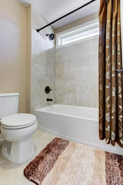 Bath - 266 Kitdare Dr, Delaware, OH 43015 photo 9 of 13