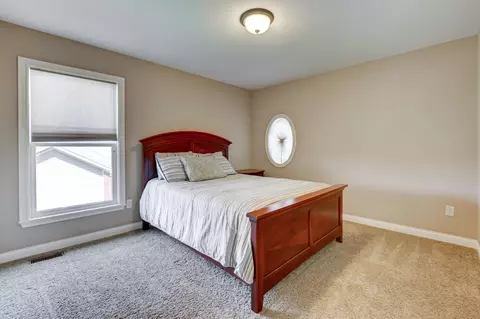 Bedroom - 266 Kitdare Dr, Delaware, OH 43015 photo 7 of 11