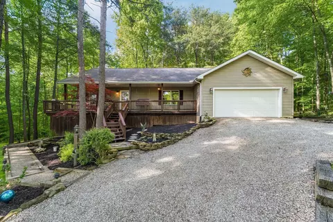 1943 Wolverine Ln, Sugar Grove, OH 43155