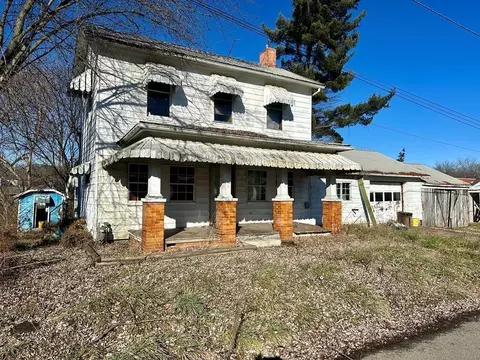 217 Railroad St, Oak Hill, OH 45656