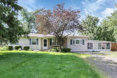 2885 Pleasant Dr NE, Lancaster, OH 43130