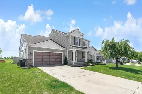 Exterior - 1854 Declaration Dr W, Lancaster, OH 43130 photo 2 of 13