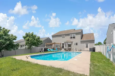 Exterior - 1854 Declaration Dr W, Lancaster, OH 43130 photo 6 of 13